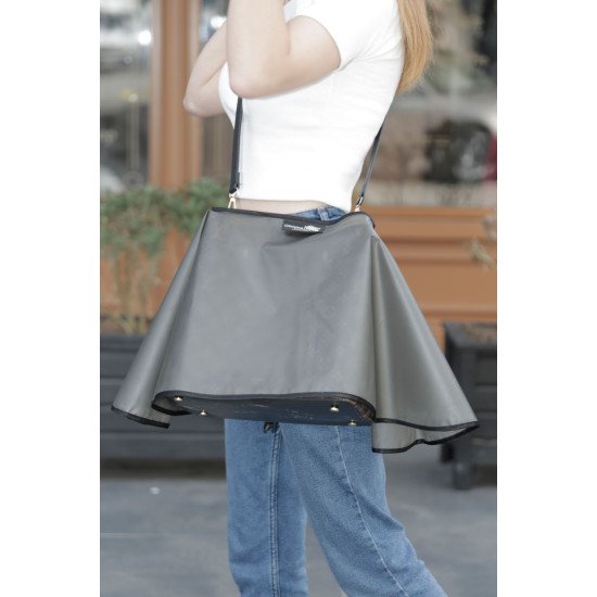 Rain Slicker For Designer Handbags, Tote Bags And Purses in Transparent Black Color ( Medium Size )