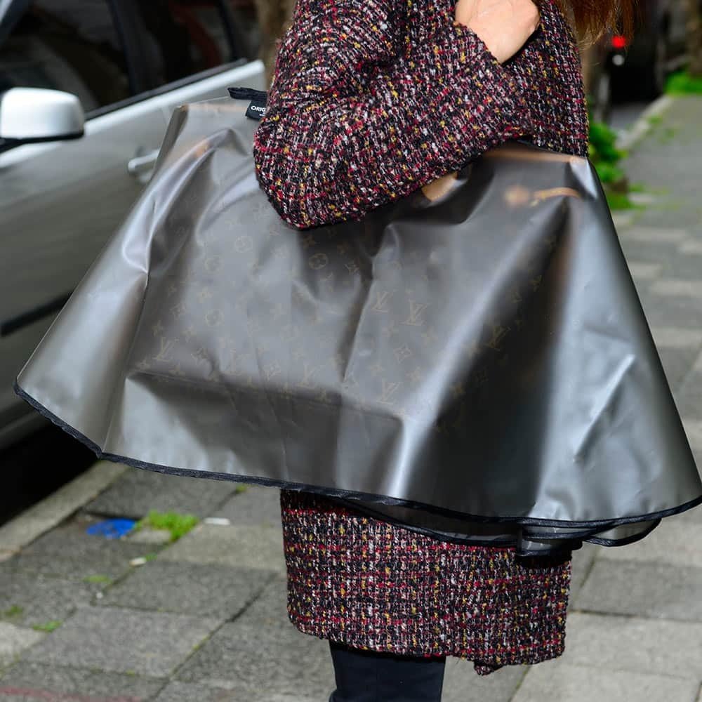 Rain Slicker For Designer Handbags, Tote Bags And Purses in Transparent  Black Color ( Large Size )